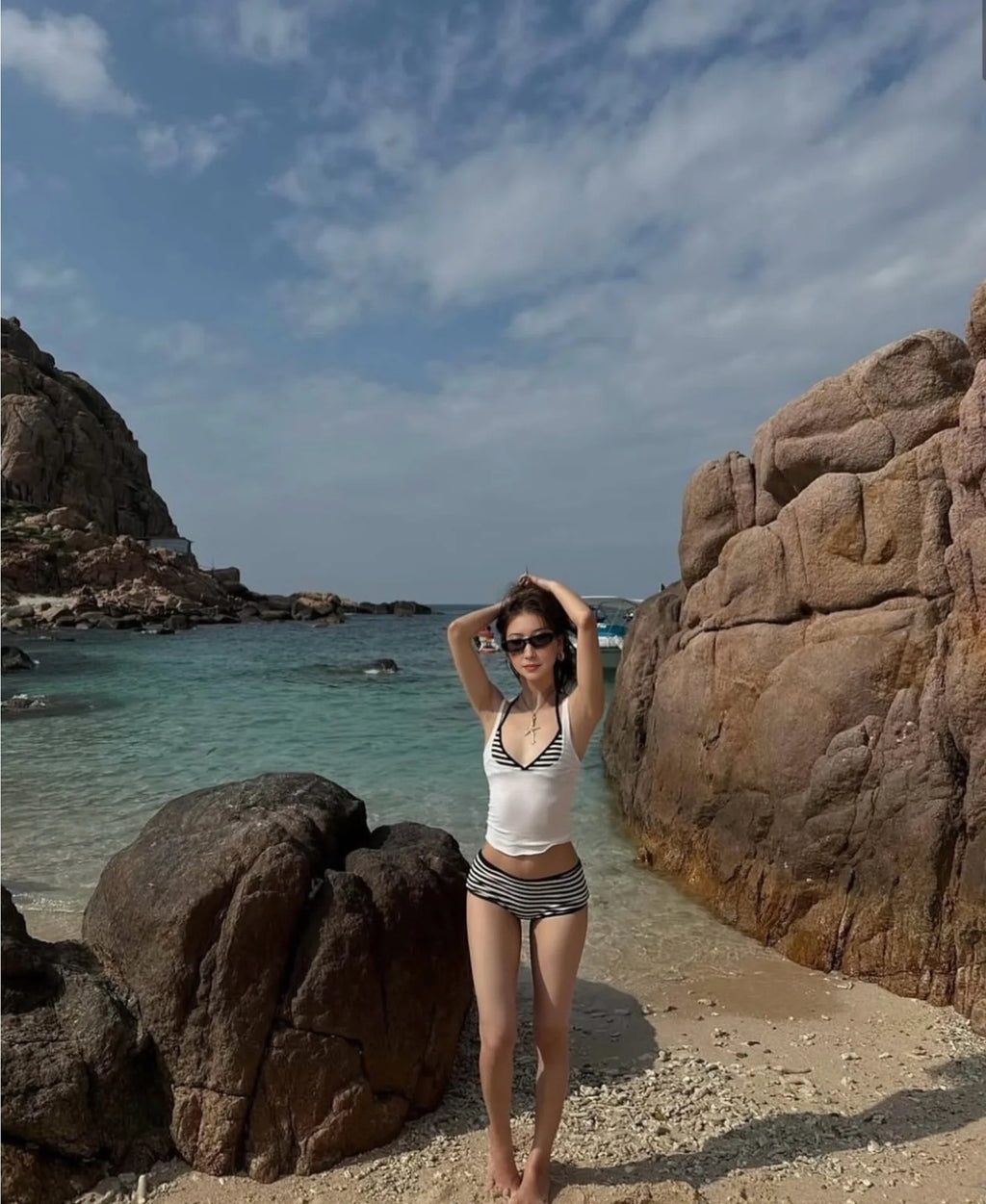 Thailand Retro Black White Stripe Swimwear Sexy Bikini Top Strappy Crop Top Pure Desire Swimwear for Girls Beach Vacation