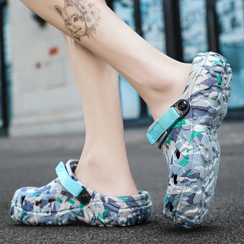 New Men's Clogs Slippers Sandal Male Garden Shoes Flat Camouflage Sandals Male Sneakers Outdoor Flip Flops Home Clogs