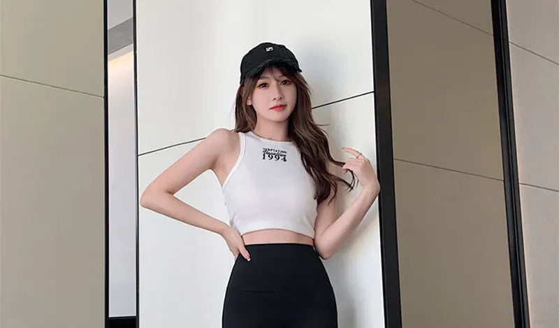 Summer wearing thin contrasting shorts leggings high waisted Barbie safety pants three point no awkward line shark pants for