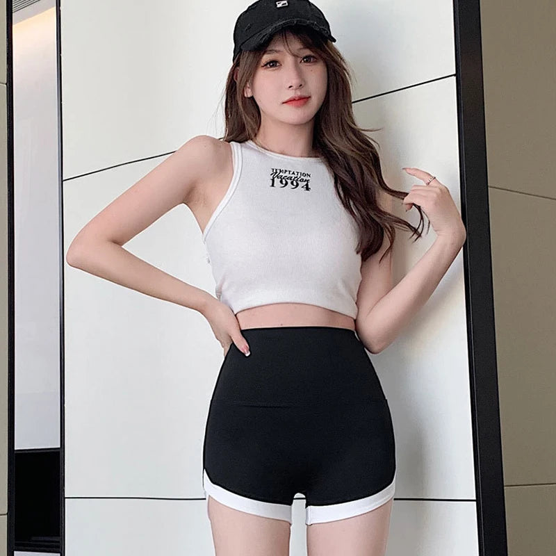 Summer wearing thin contrasting shorts leggings high waisted Barbie safety pants three point no awkward line shark pants for